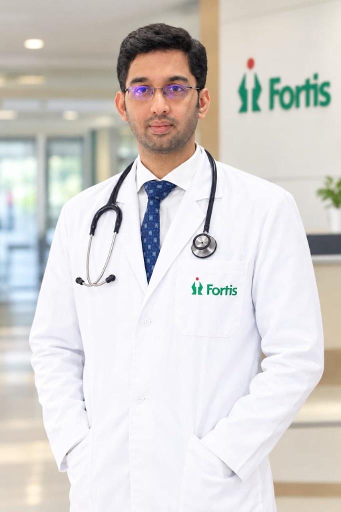 Portrait of Dr. Viplav Shetty, Consultant Orthopaedic Surgeon